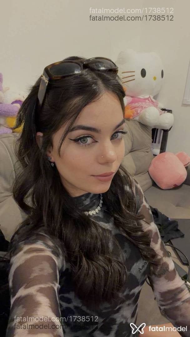 Acompanhante mulher com cabelo castanho de olhos verdes - Malu
