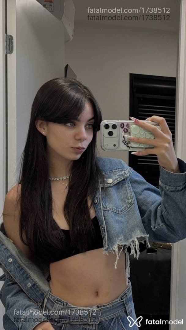 Acompanhante mulher com cabelo castanho de olhos verdes em São Paulo - Malu