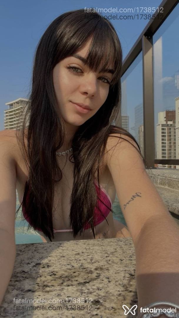 Acompanhante mulher com cabelo castanho de olhos verdes em São Paulo - Malu