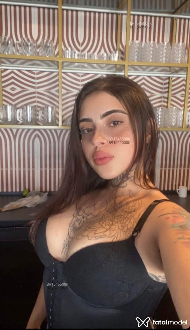 Acompanhante mulher loira (o) de olhos castanhos - Alicia Ferrer Acompanhante mulher loira (o) de olhos castanhos - Alicia Ferrer