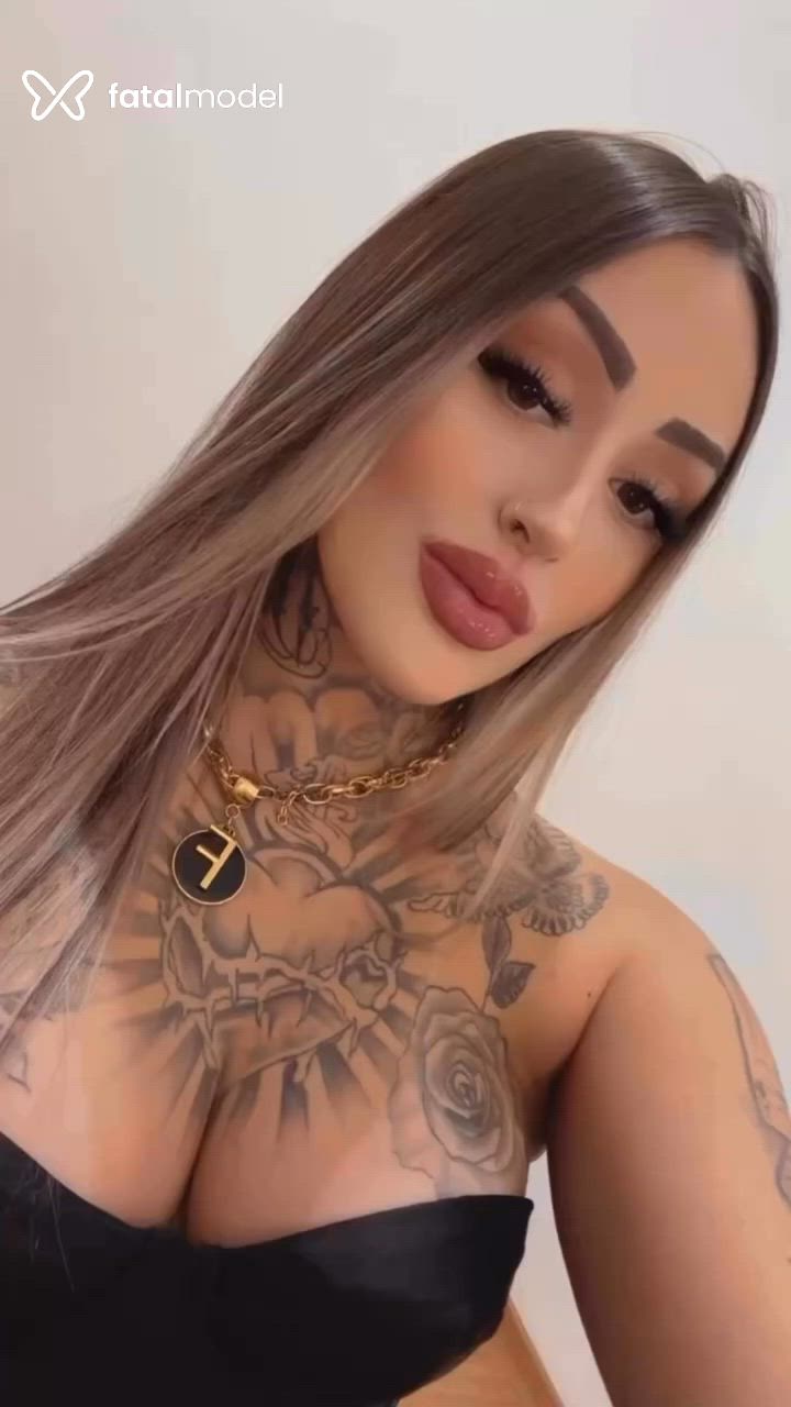 Acompanhante mulher loira (o) de olhos mel - Isabela