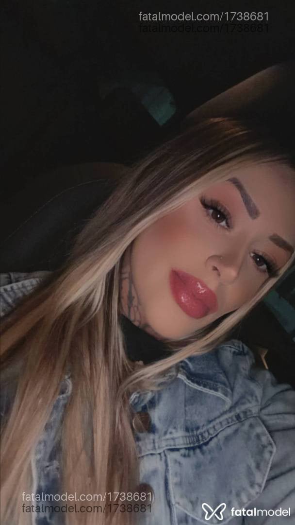 Acompanhante mulher loira (o) de olhos mel - Isabela