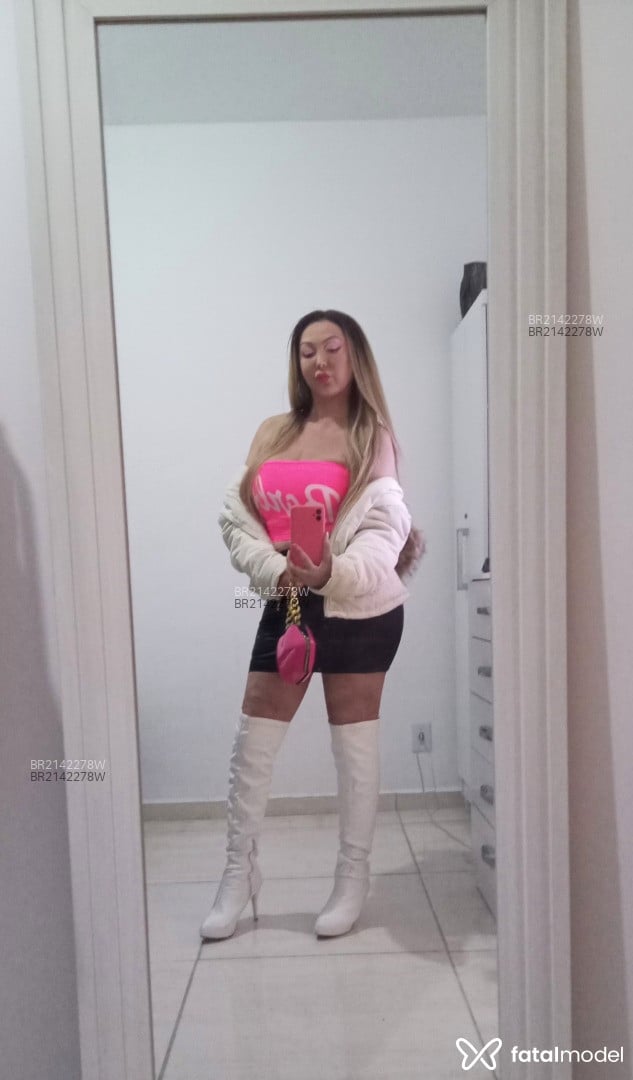 Acompanhante mulher trans loira (o) de olhos cinza em São Gonçalo - Luana Galiza
