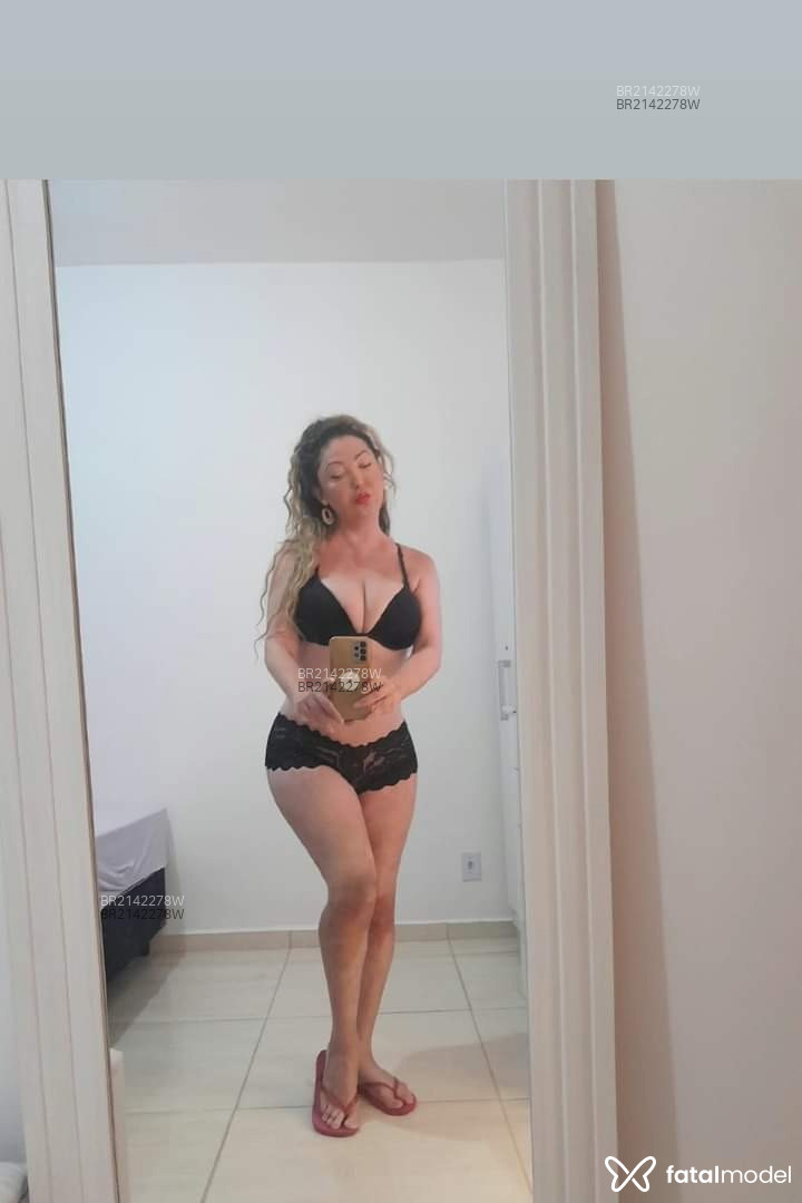Acompanhante mulher trans loira (o) de olhos cinza em São Gonçalo - Luana Galiza