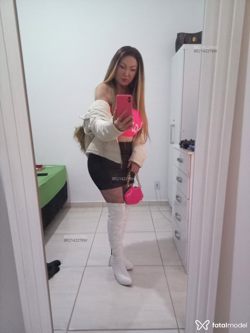 Acompanhante mulher trans loira (o) de olhos cinza em São Gonçalo - Luana Galiza