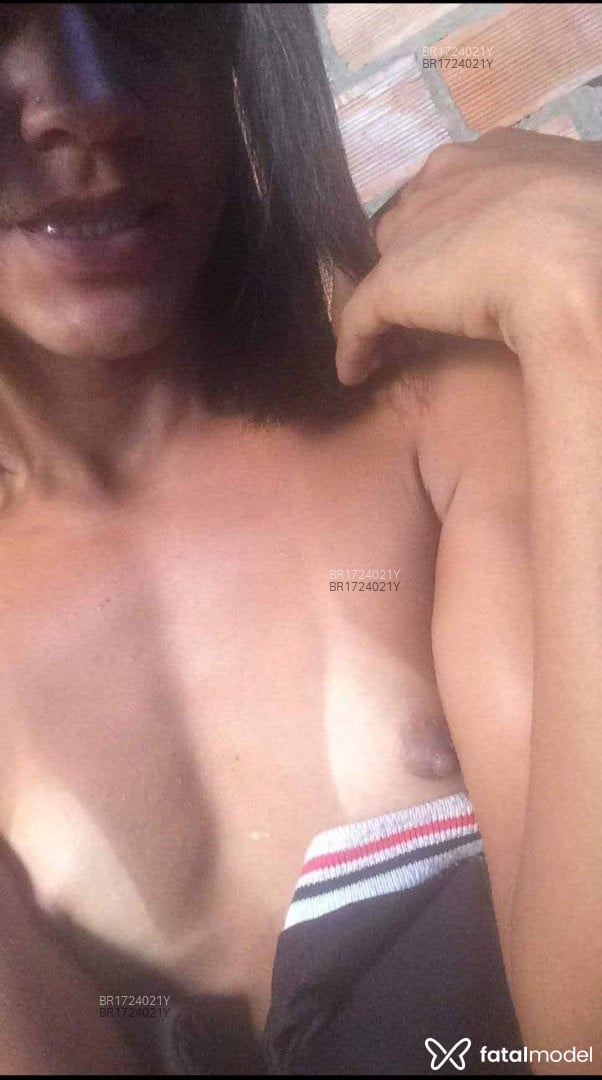 Acompanhante mulher trans morena (o) de olhos castanhos em Barra dos Coqueiros - Gisele