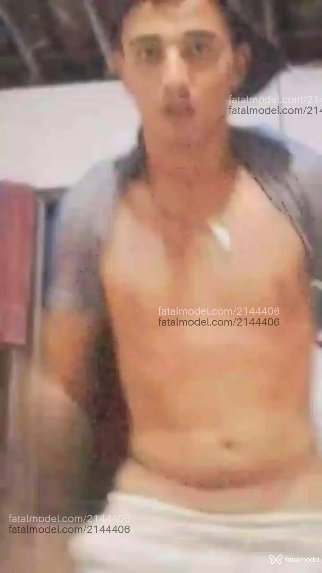 Acompanhante homem morena (o) de olhos castanhos em Virtual Acompanhante homem morena (o) de olhos castanhos em Virtual - Kaellzin