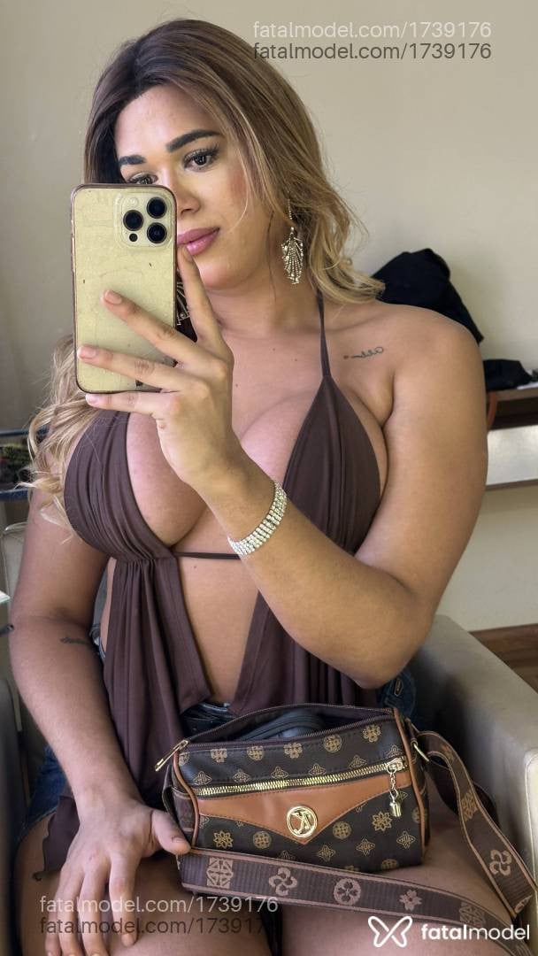 Acompanhante mulher trans morena (o) de olhos castanhos em Barbacena - Karlla Schneider
