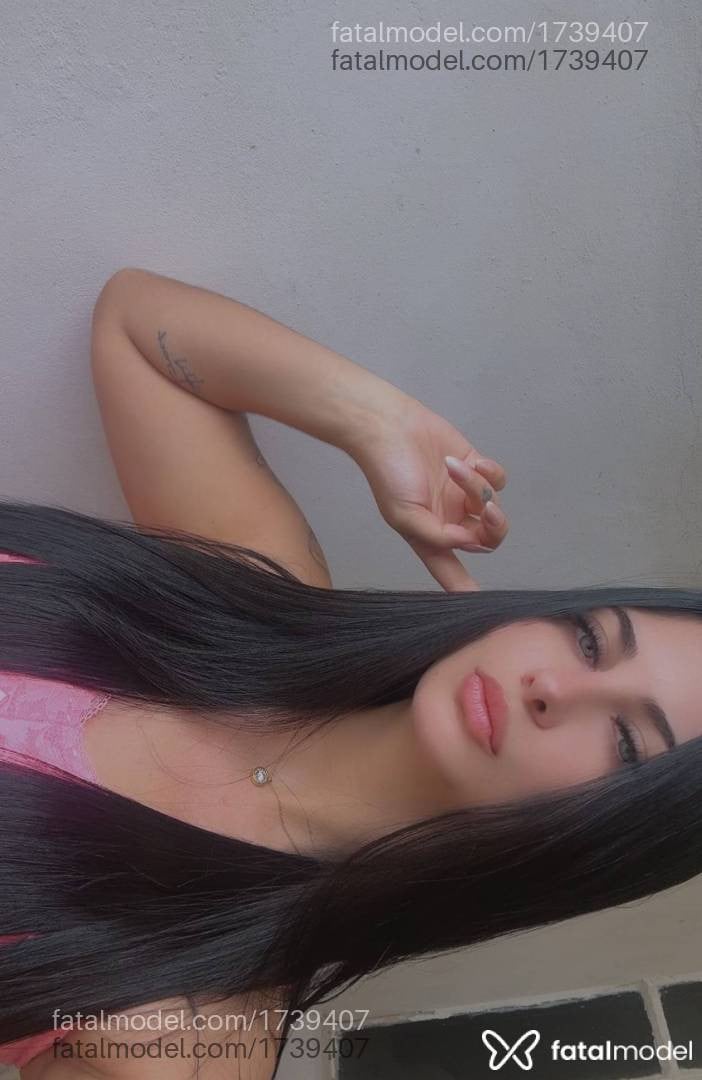 Acompanhante mulher com cabelo castanho de olhos azuis em Pelotas - Carol
