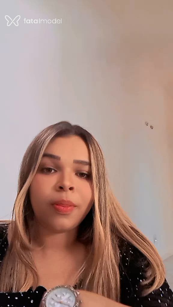 Acompanhante mulher com cabelo castanho de olhos mel - ReinaSexo Acompanhante mulher com cabelo castanho de olhos mel - ReinaSexo