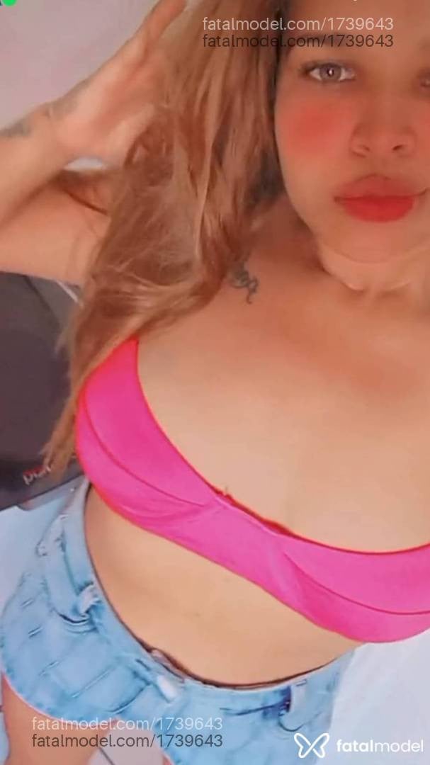 Acompanhante mulher com cabelo castanho de olhos mel em Balneário Camboriú - ReinaSexo