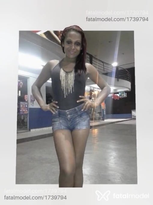 Acompanhante mulher trans ruiva (o) de olhos pretos - Veronica Franco