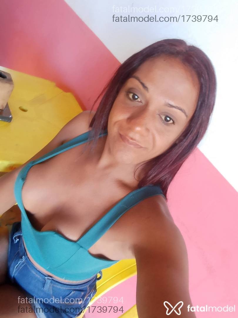 Acompanhante mulher trans ruiva (o) de olhos pretos - Veronica Franco