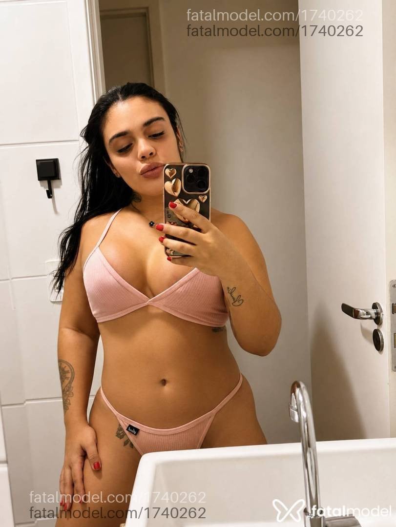 Acompanhante mulher morena (o) de olhos castanhos - Anny lopes