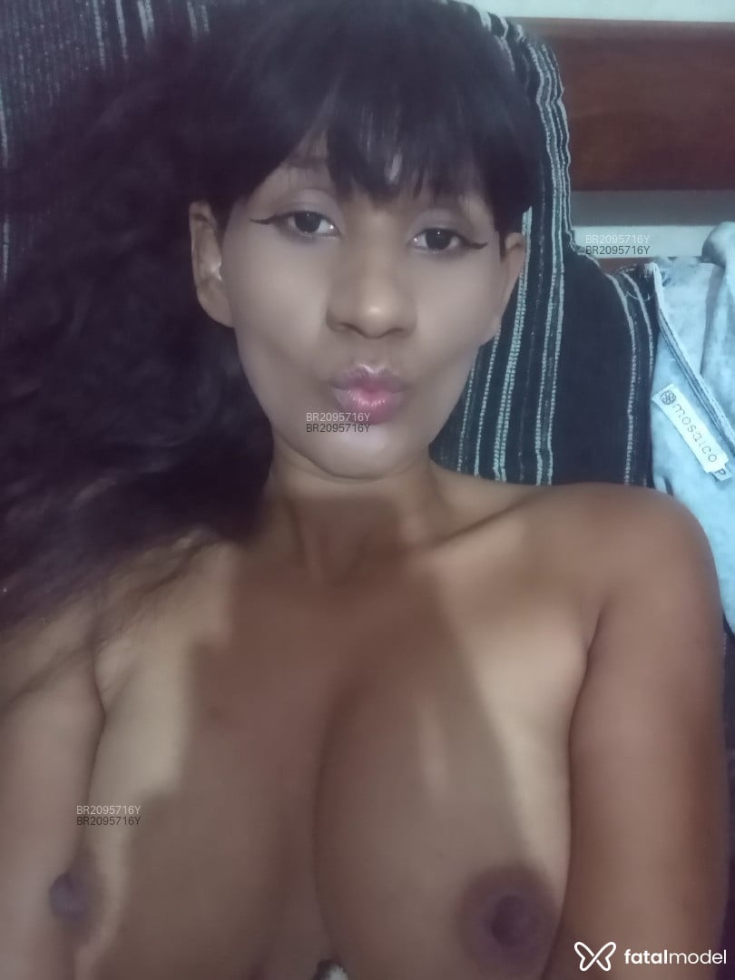 Acompanhante mulher morena (o) de olhos pretos em Belo Horizonte Acompanhante mulher morena (o) de olhos pretos em Belo Horizonte - Erika
