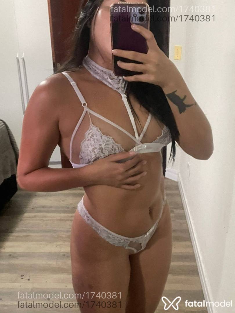 Acompanhante mulher com cabelo castanho de olhos castanhos - Kelli