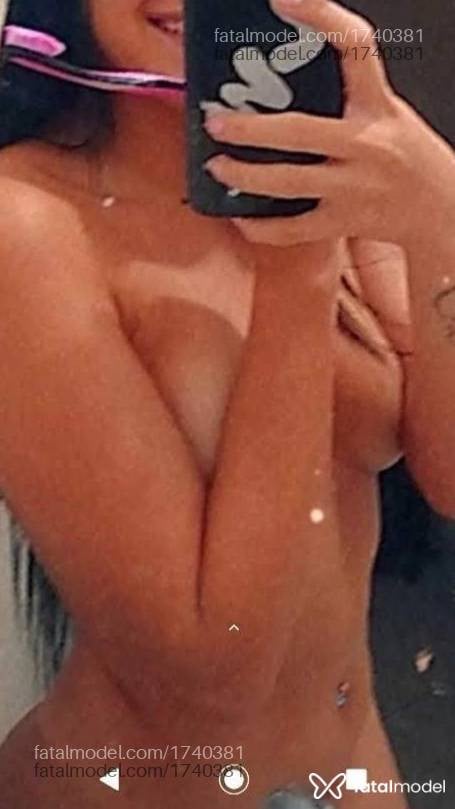 Acompanhante mulher com cabelo castanho de olhos castanhos - Kelli