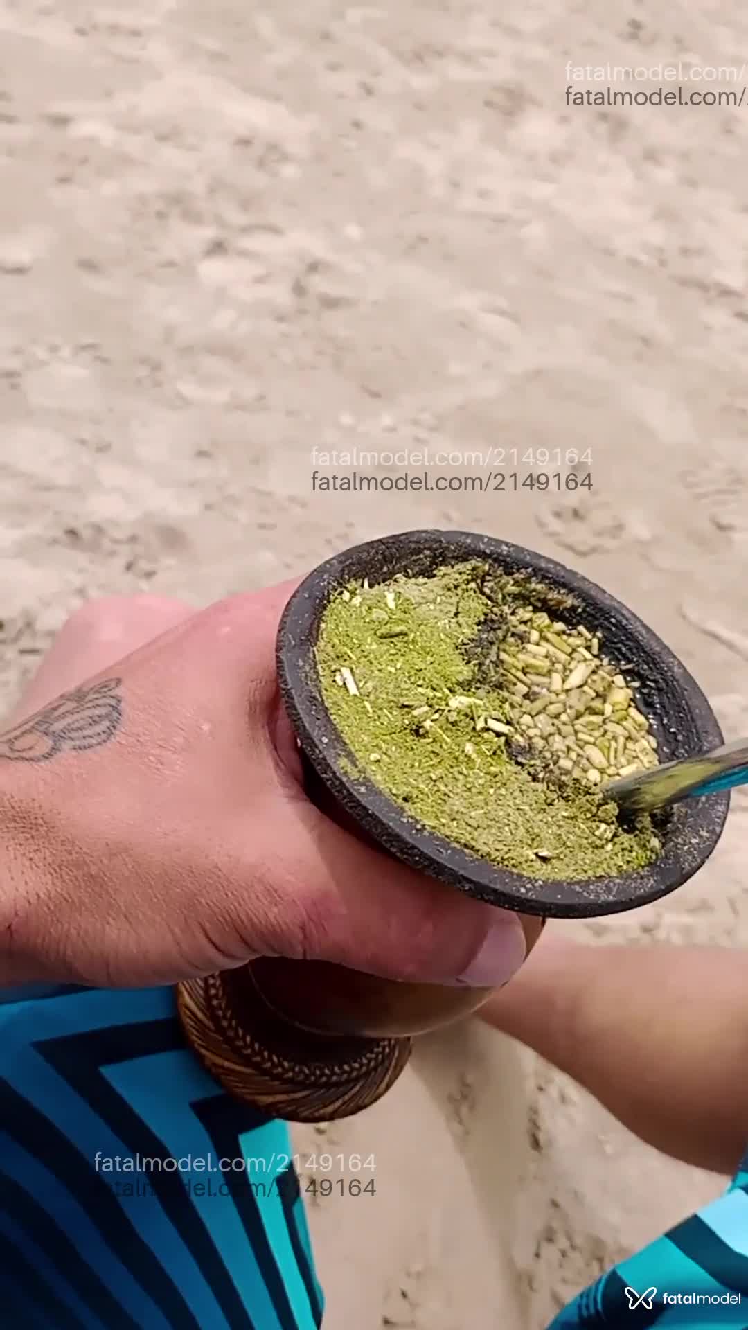 Acompanhante homem com cabelo castanho de olhos verdes em Laguna Acompanhante homem com cabelo castanho de olhos verdes em Laguna - Di Paula