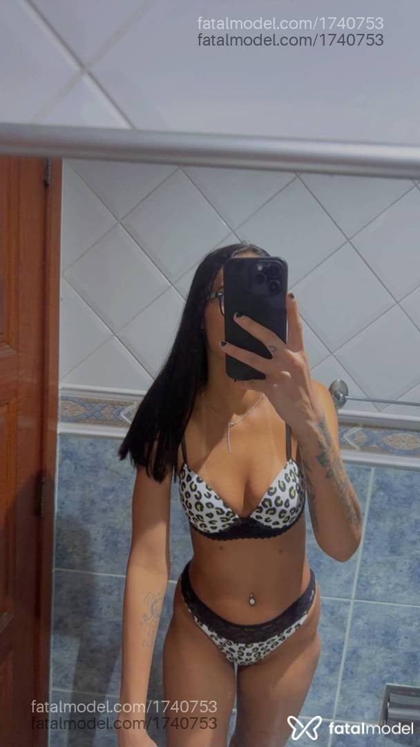 Acompanhante mulher morena (o) de olhos castanhos - Aghata
