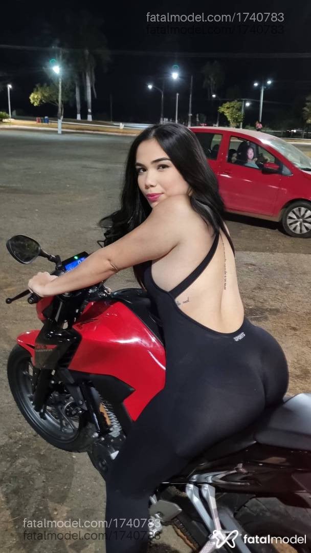 Acompanhante mulher com cabelo castanho de olhos mel em Goiânia - Angel