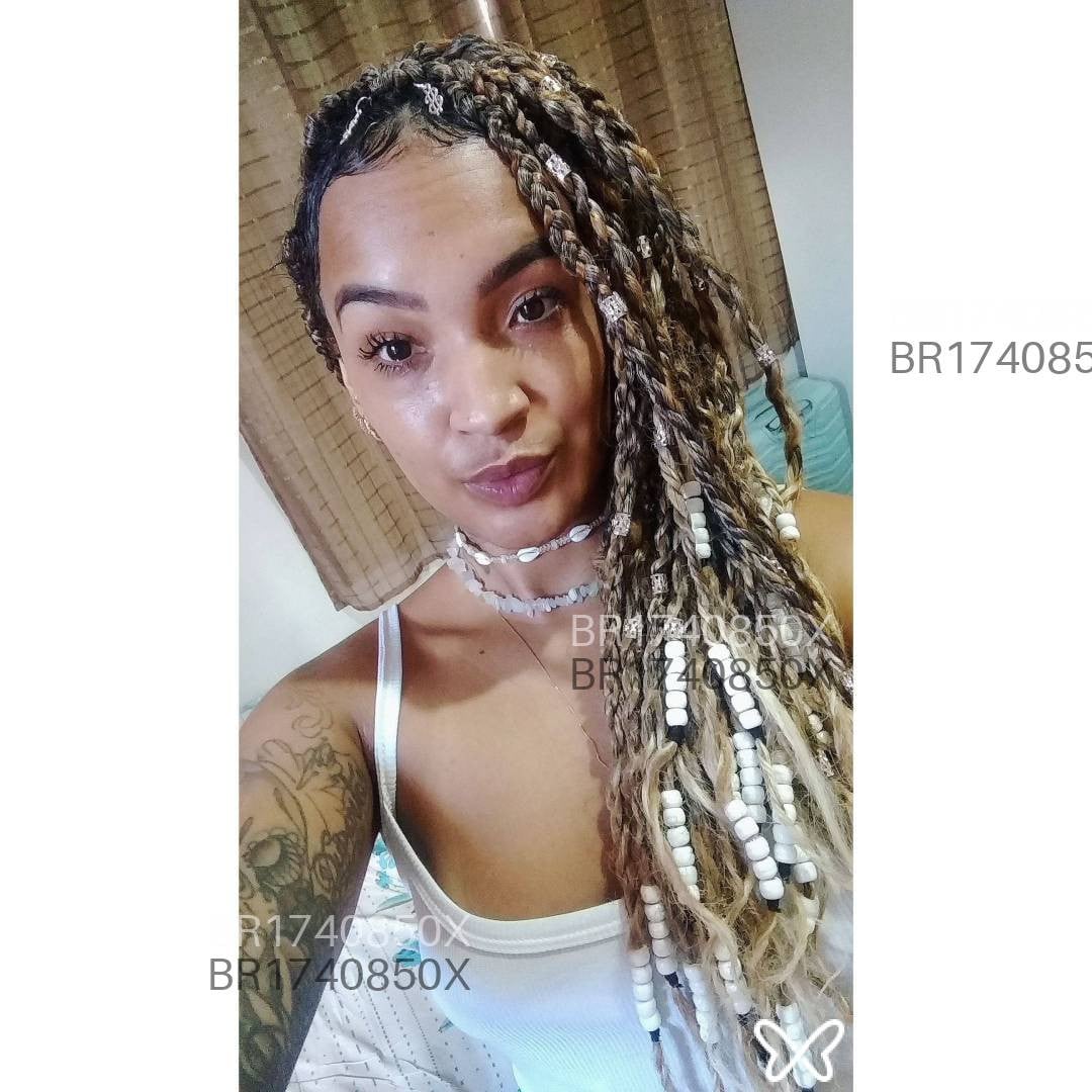 Acompanhante mulher com cabelo castanho de olhos castanhos em Uberlândia - Valentina