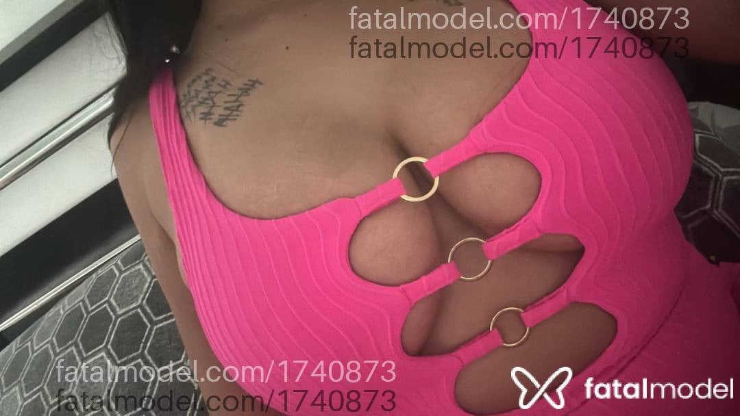 Acompanhante mulher morena (o) de olhos mel - Jade Acompanhante mulher morena (o) de olhos mel - Jade