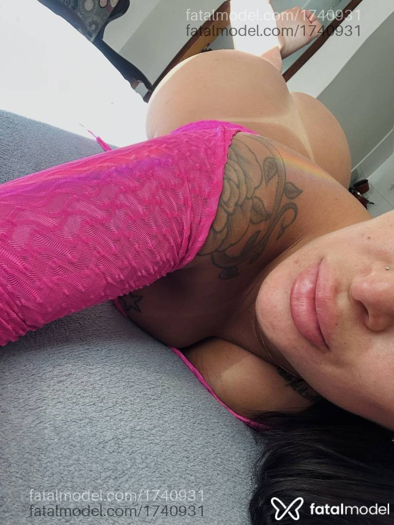 Acompanhante mulher com cabelo castanho de olhos castanhos em Guarujá - Stefani Oliveira