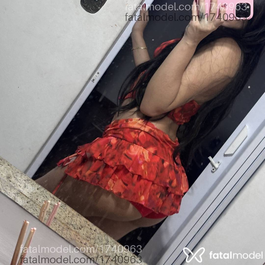 Acompanhante mulher com cabelo castanho de olhos castanhos - Paloma