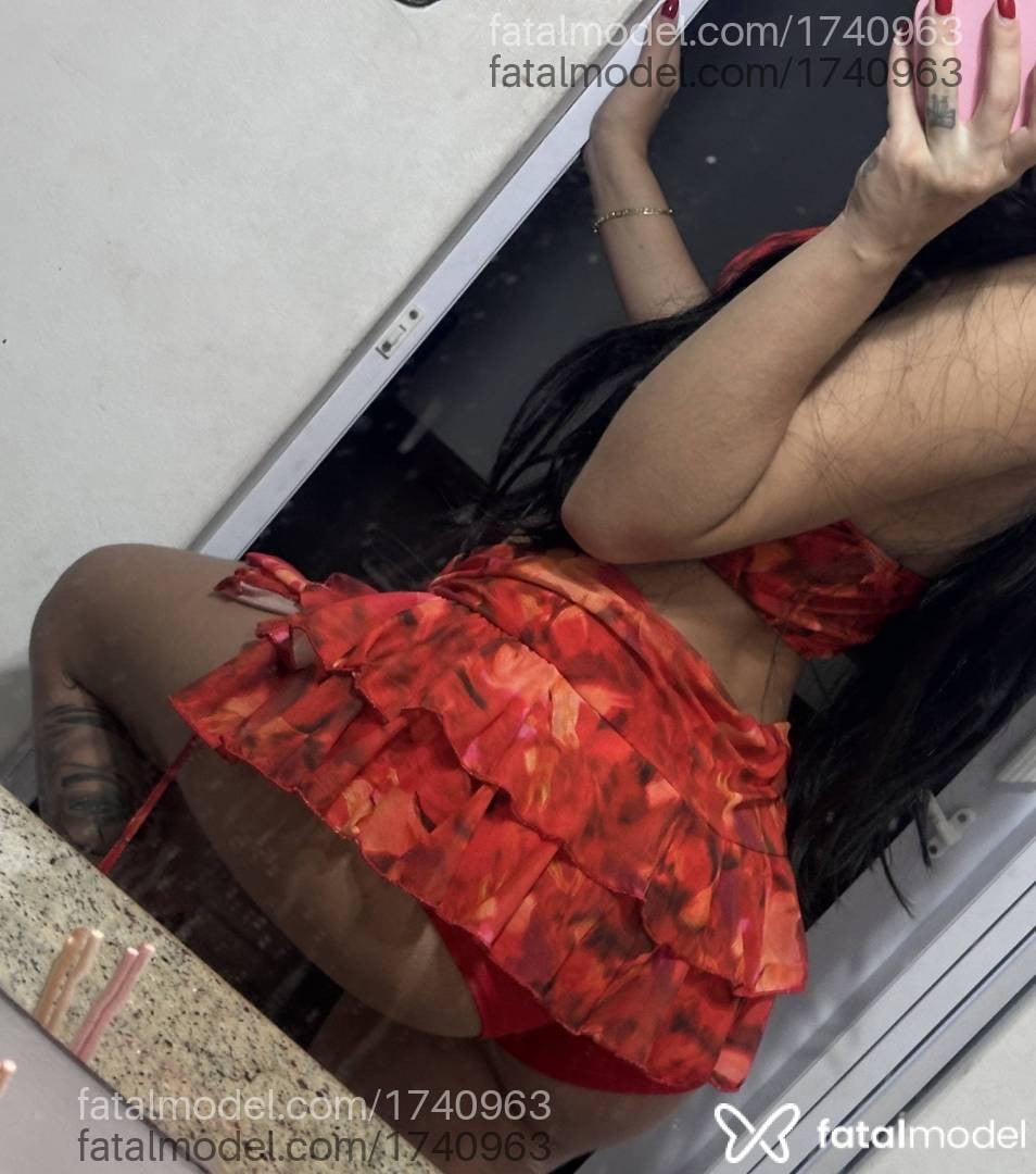 Acompanhante mulher com cabelo castanho de olhos castanhos - Paloma