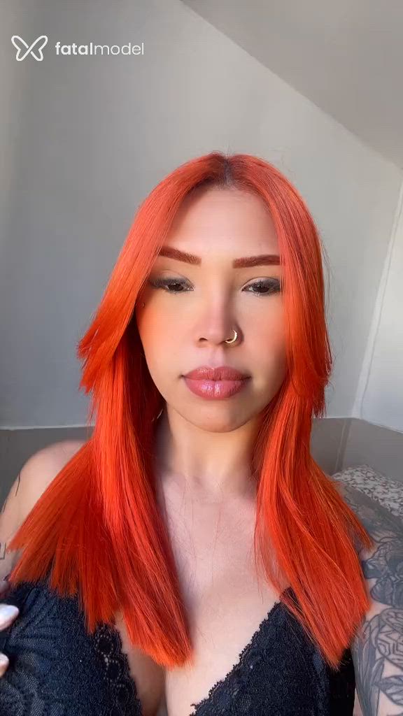 Acompanhante mulher ruiva (o) de olhos castanhos - Lya