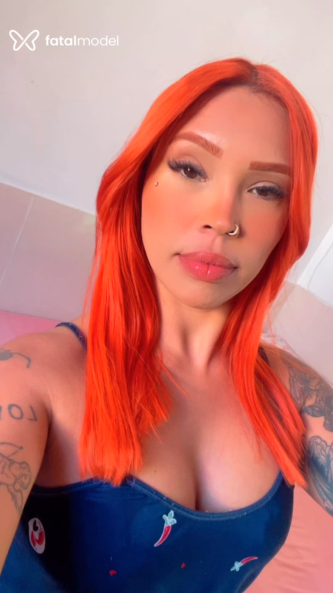 Acompanhante mulher ruiva (o) de olhos castanhos - Lya