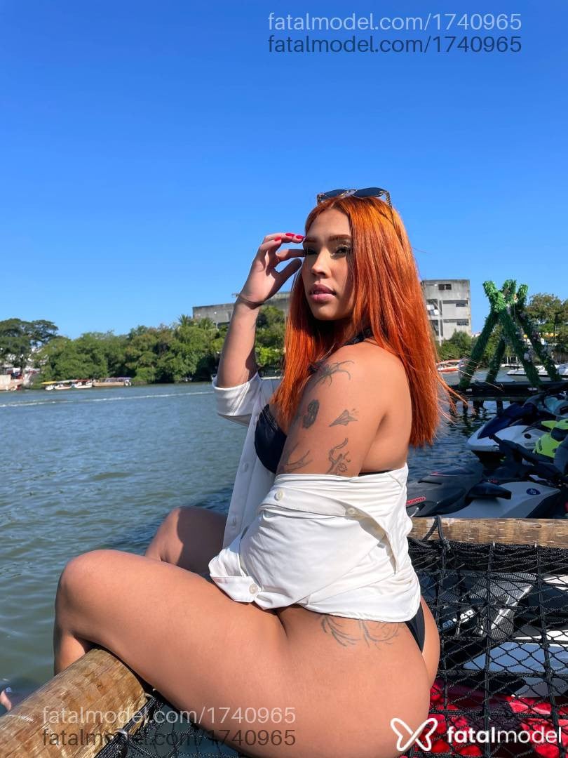 Acompanhante mulher ruiva (o) de olhos castanhos em Araxá - Lya