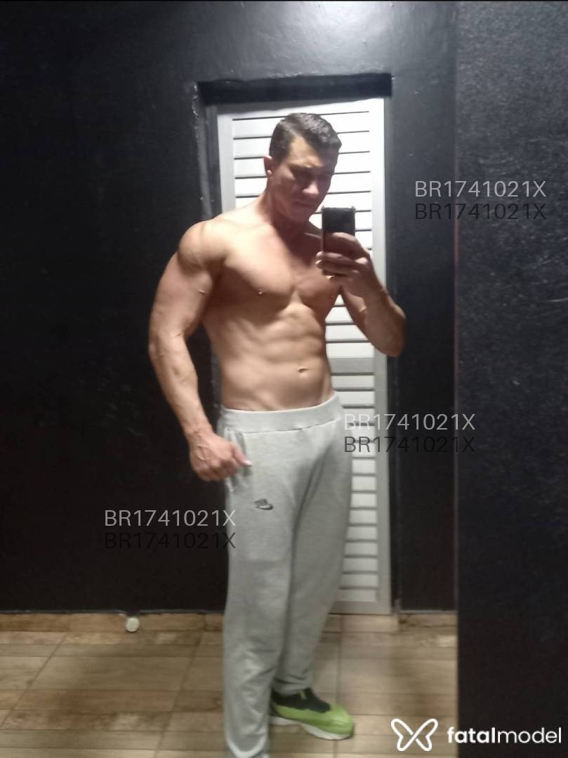 Acompanhante homem morena (o) de olhos castanhos em Brasília - Nycolas Ferraz