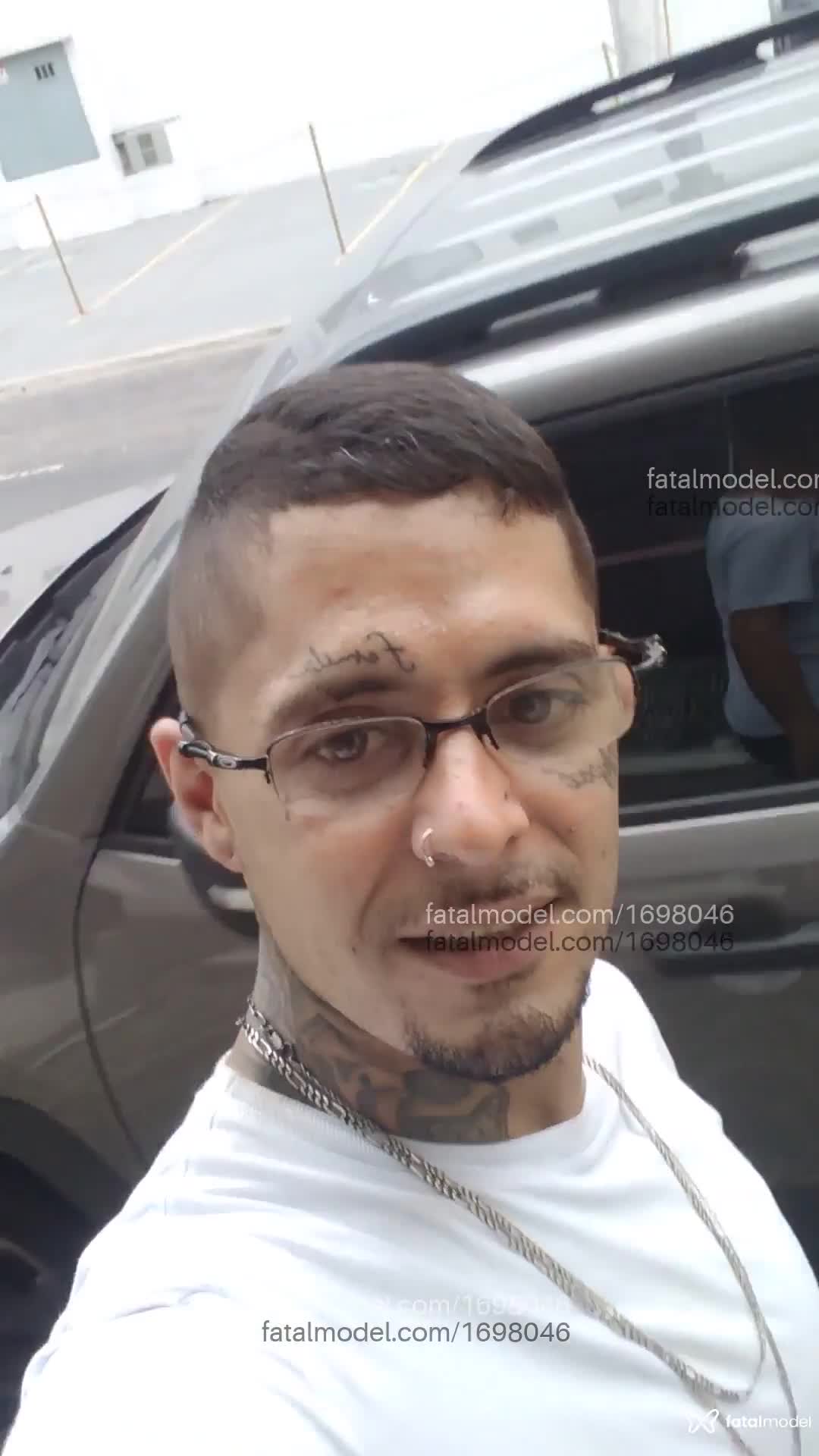 Acompanhante homem morena (o) de olhos castanhos em Praia Grande - Theus