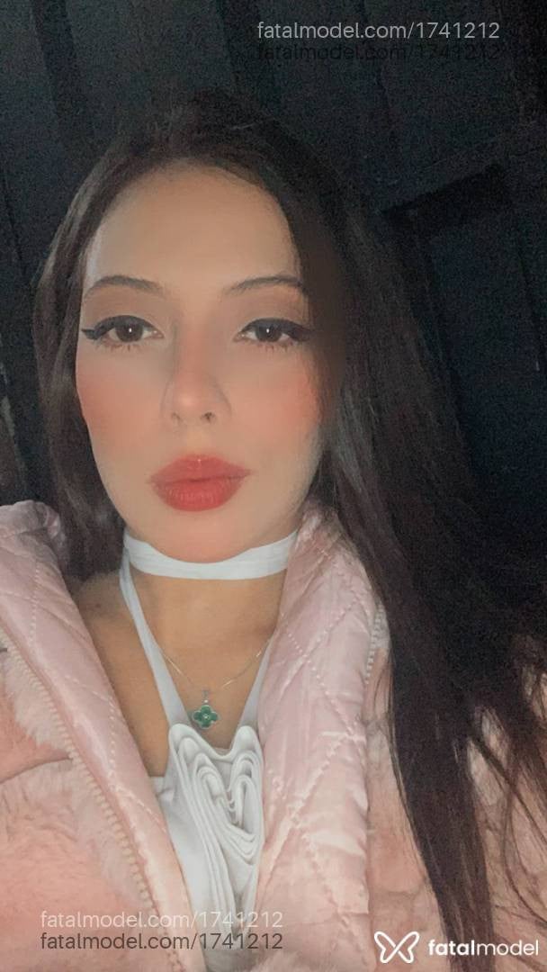 Acompanhante mulher com cabelo castanho de olhos castanhos em Arcos - Julie Cardoso