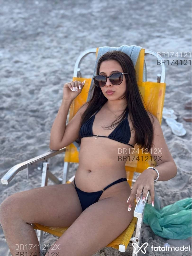 Acompanhante mulher com cabelo castanho de olhos castanhos em Arcos Acompanhante mulher com cabelo castanho de olhos castanhos em Arcos - Julie Cardoso