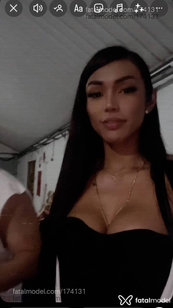 Acompanhante mulher trans com cabelo castanho de olhos pretos em Florianópolis - Ju cunhã