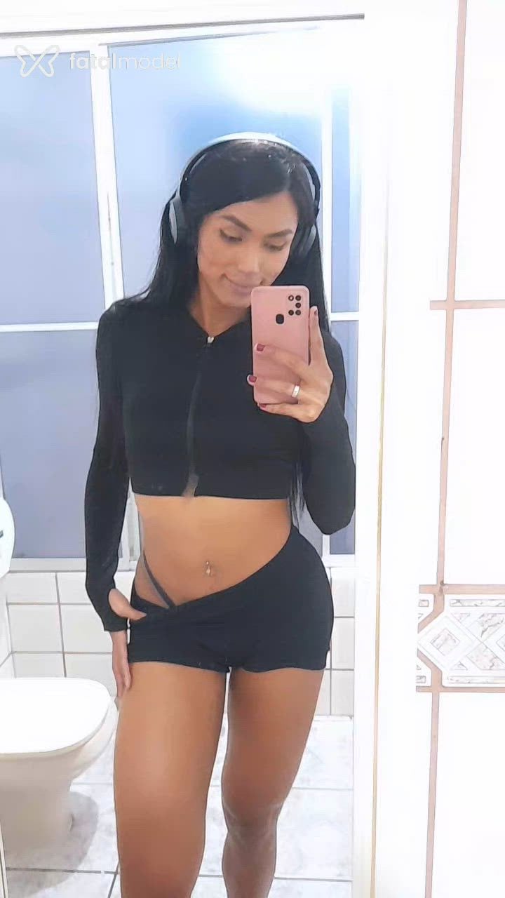 Acompanhante mulher trans com cabelo castanho de olhos pretos em Florianópolis - Ju cunhã