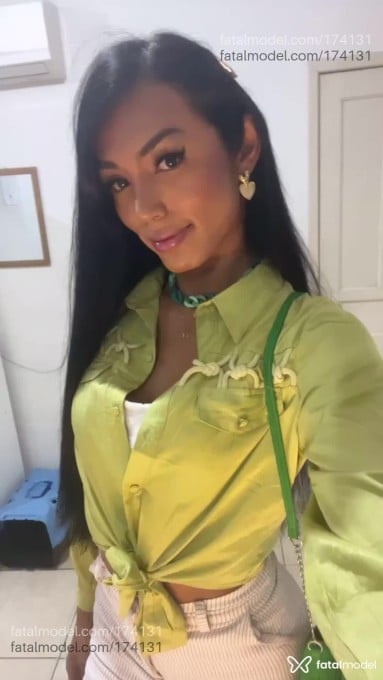 Acompanhante mulher trans com cabelo castanho de olhos pretos em Florianópolis - Ju cunhã