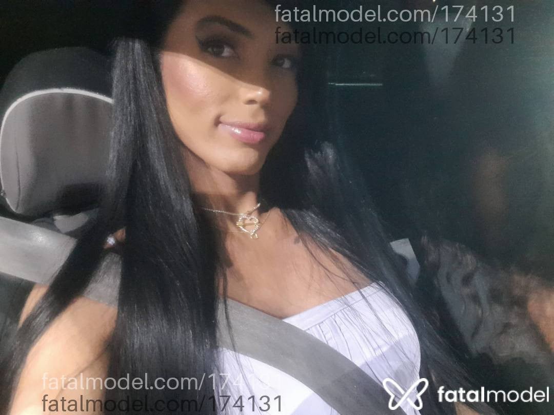 Acompanhante mulher trans com cabelo castanho de olhos pretos em Florianópolis - Ju cunhã