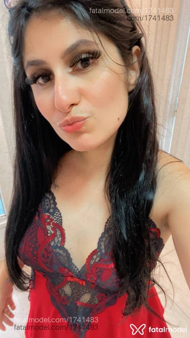 Acompanhante mulher com cabelo castanho de olhos castanhos - Bruna