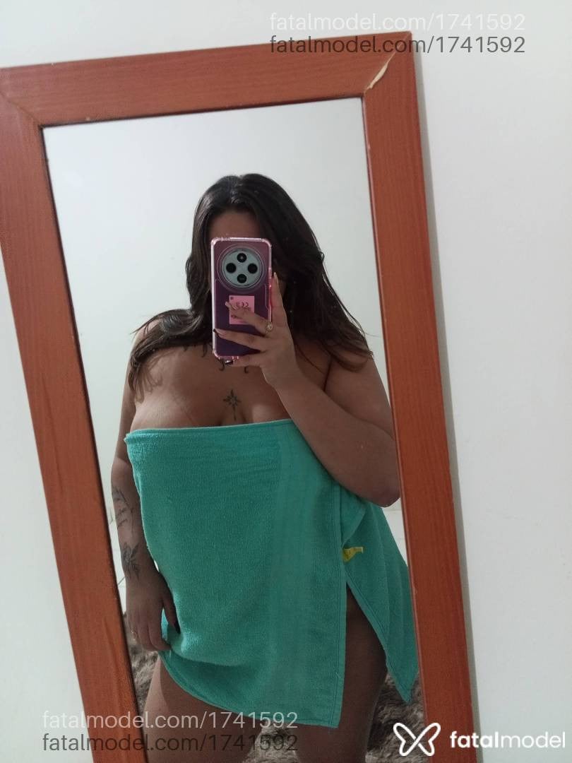 Acompanhante mulher com cabelo castanho de olhos mel em São Pedro da Aldeia - Cibelly Santos