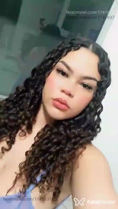 Acompanhante mulher com cabelo castanho de olhos castanhos em Capelinha - Bruna Gabrielle