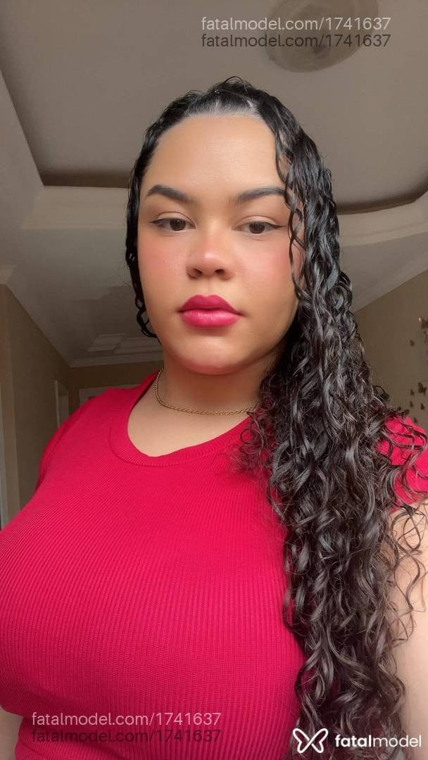 Acompanhante mulher com cabelo castanho de olhos castanhos - Bruna Gabrielle