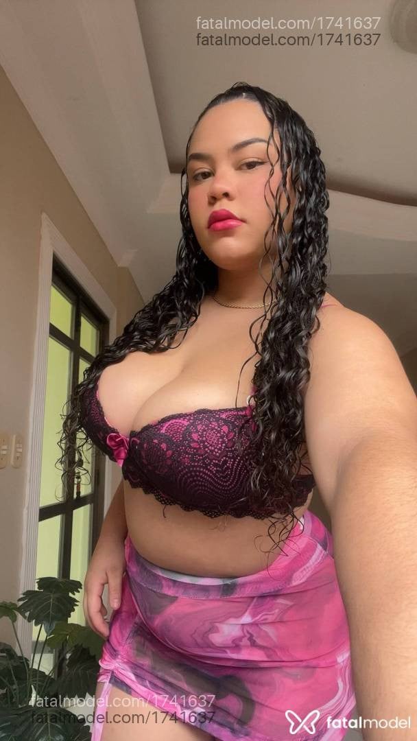 Acompanhante mulher com cabelo castanho de olhos castanhos - Bruna Gabrielle