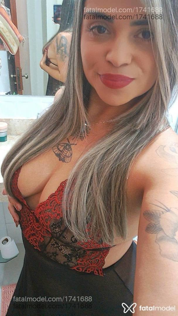 Acompanhante mulher loira (o) de olhos castanhos em Itumbiara Acompanhante mulher loira (o) de olhos castanhos em Itumbiara - Roberta Fontenelle