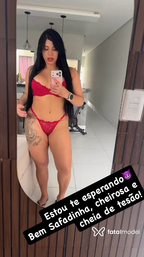 Acompanhante mulher morena (o) de olhos castanhos - Rubi Peres