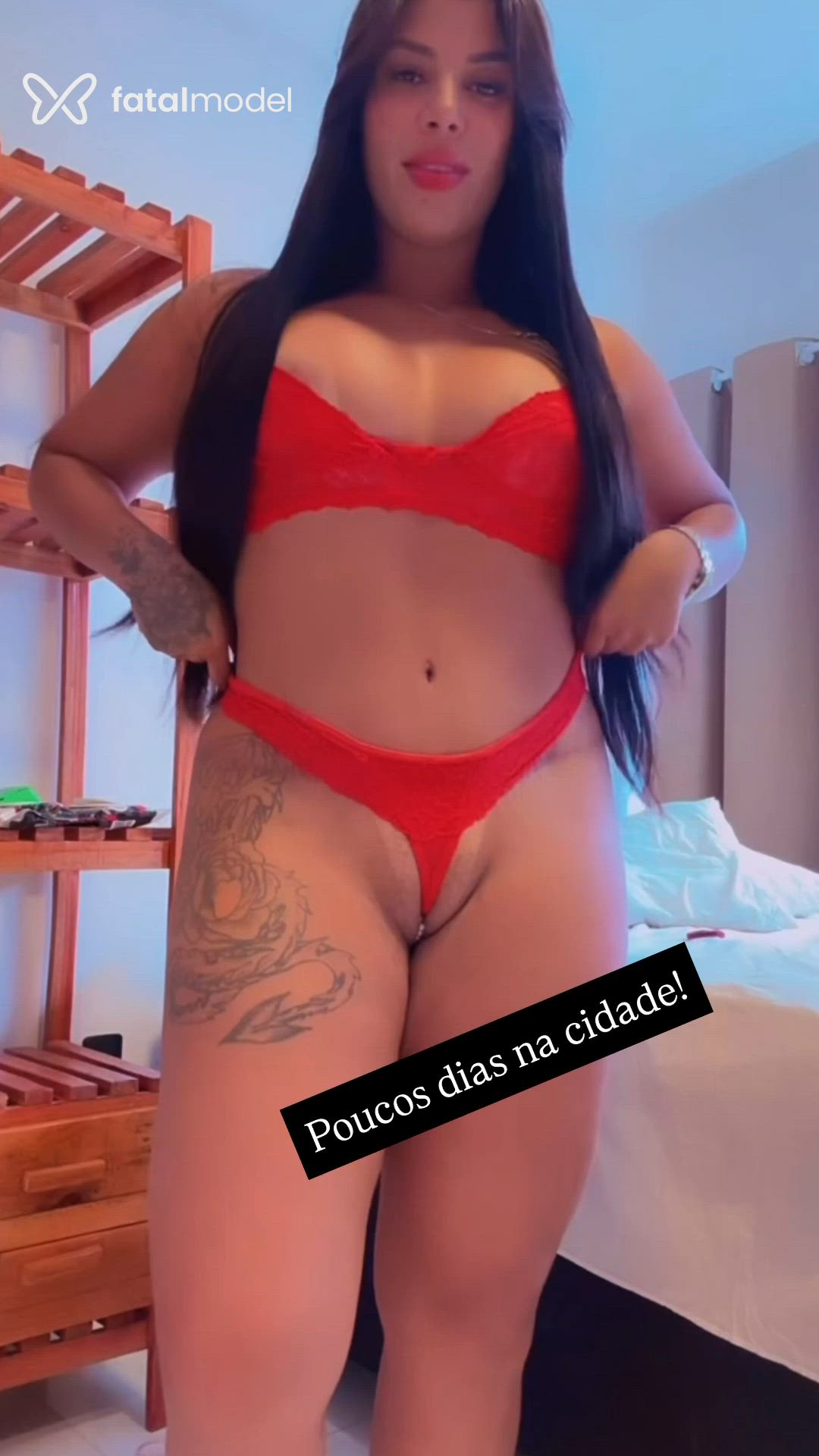 Acompanhante mulher morena (o) de olhos castanhos - Rubi Peres Acompanhante mulher morena (o) de olhos castanhos - Rubi Peres