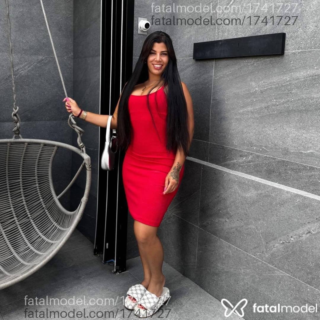 Acompanhante mulher morena (o) de olhos castanhos - Rubi Peres