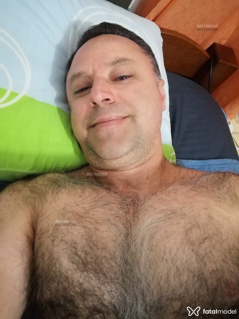 Acompanhante homem com cabelo castanho de olhos verdes em Santo André - Robson Nunes